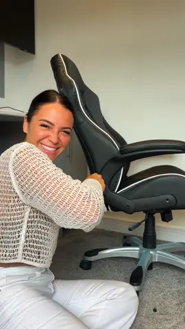 She broke my computer chair and my back 😂😭