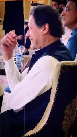 عمران خان تیرا منتظر ہے پاکستان  #ناقابل_شکست_عمران_خاندان 