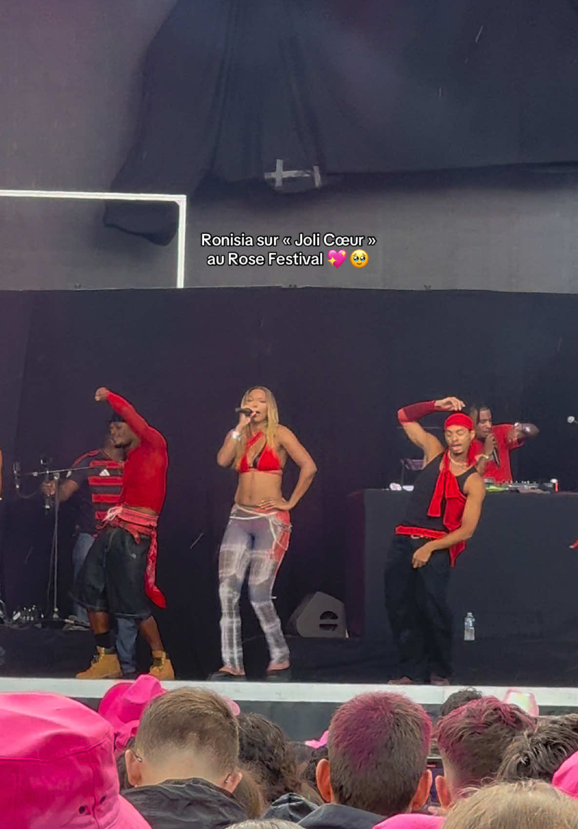 Quelle star 🫠 @Ronisia  #ronisia #rosefestival #jolicoeur #tiktokmusic 