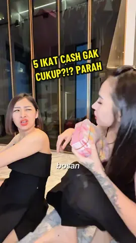 Bosennn 7 tahun liat ce paniiiiii HMMM 