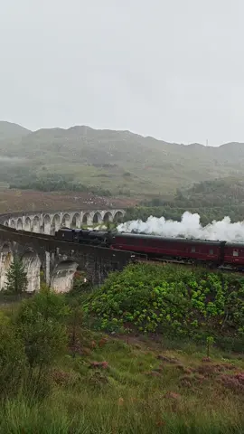El 1 de septiembre es el inicio de clases en Hogwards 🚂 ✨ @VICTOR CASTELLANOS  #harrypotter #harrypottertiktok #jacobitesteamtrain #hogwartsexpresstrain #fyp 