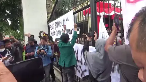 Aksi Demo Mahasiswa di Polda Sumatra Utara 1 Sepetember 2025 