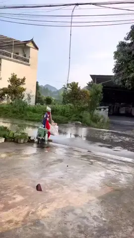 Ultramen di usir dari kontrakan 😂  #fypシ❤️💞❤️ #reels #funnyvideos #kocak #meme
