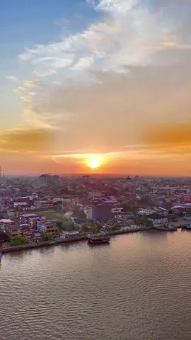 Sorry gerakan belum smooth  Next time kita coba lagi #sungaikapuas #pontianak #kotapontianak #kalimantanbarat #drone 