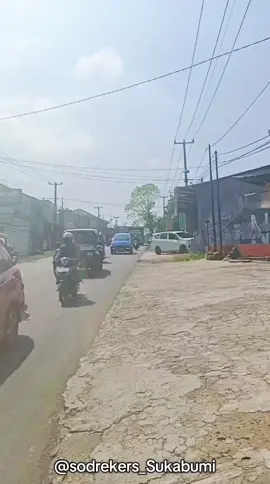 Kurir cai  @dikisulaemanalvaro75  Hatur nuhun uang kopi na #cctvtrukindonesia #cctvsukabumicikembararea #trukmania #cctvsukabumioyi 