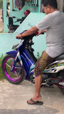 🗣️Bapak senang lihat motor nya bagus 👤anak senang lihat motor nya di pakai bapak#f1zr#2stroke #fypage#fypdongggggggg 