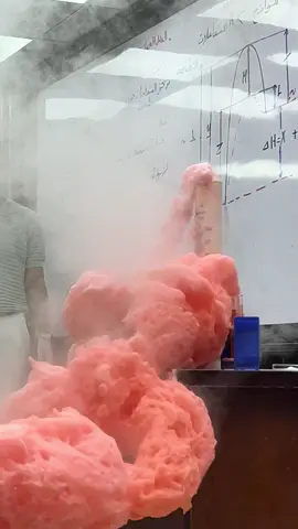 تجارب البدايات مع مستر خالد صقر 🤣#كيمياء #كيمياء🌡🧪 #ثانوية_عامة #fyppppppppppppppppppppppp #fyp 