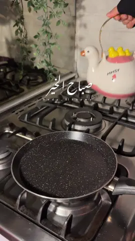 بيتزا ممكن تعملوها في الفطار لذيذه ومشبعه جداً 🌻🌿🤍 #بيتزا #فطور #صحي  المكونات  بطاطس  بيض ملح وفلفل اسود  فلفل اخضر والوان  طماطم  او اي خضار تحبون  وجبن موتزاريلا  بذور اختياري وسمسم وحبه البركه 