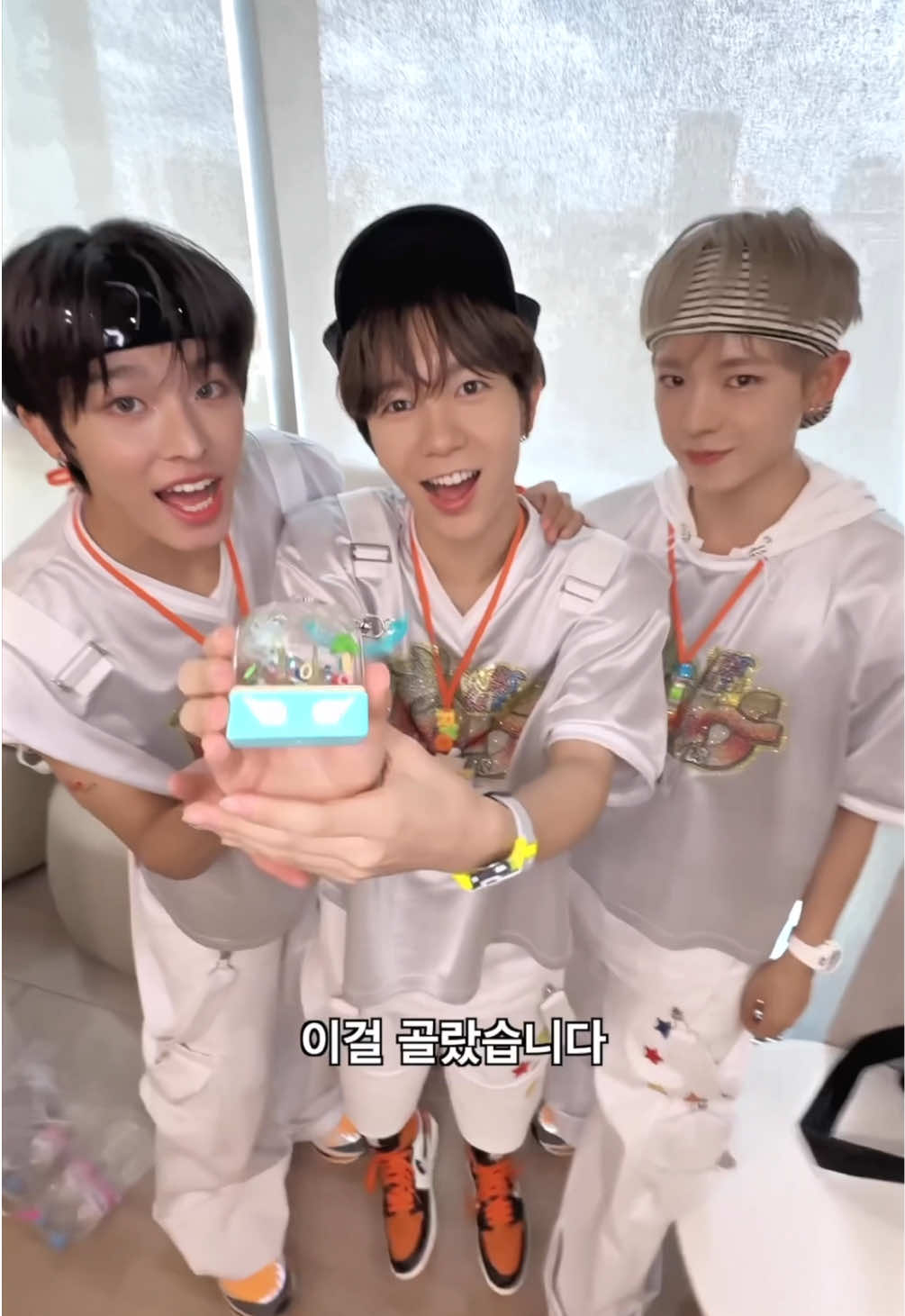 그래서 저희는 합의 끝에 Surfing WICHU를 골랐습니다 #RIKU #YUSHI #RYO #NCTWISH #COLOR
