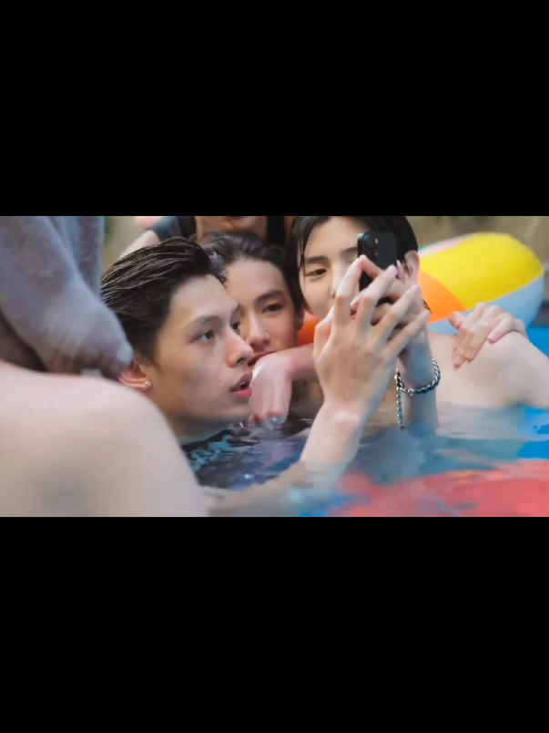 kasihan dijahilin mulu😂 tapi anaknya pede banget ahahahah #cortis #코르티스 #KEONHO #MARTIN #bighit @CORTIS 