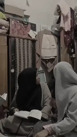 Seandainya dalam hafalan kamu harus terluka, maka cintailah luka itu karna cinta dijalan Allah itu syurga... #santripondok  #pp.darul kholil  #hafalanquran 