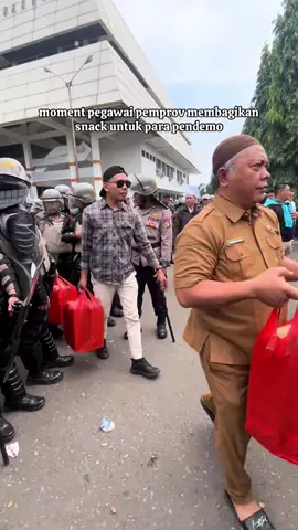 dari perut turunlah ke hati jadi adem yg tadinya emosi JD hilang aksi pun JD damai no anarkis Alhamdulillah warga Lampung hebat.. #lampung 