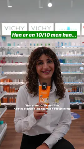 Han er en 10/10… men han henter ALDRIG sine ting på apoteket 🤯 Victoria: 🚩 #10outof10 #VictoriaSvarer #ApotekHumor #Ugleapotek #fyp 