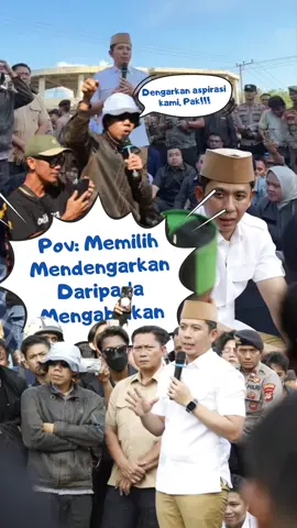 Halo, Masyarakat Lampung Selatan! Tabik Punnn!!! Pemandangan berbeda tersaji di Tugu Adipura, Kalianda, Senin (1/9/2025). Ratusan warga yang tergabung dalam Aliansi Masyarakat Lampung Selatan Bersatu melakukan aksi damai dengan penuh ketertiban. Di tengah kerumunan, Bupati Lampung Selatan, Radityo Egi Pratama, memilih langkah sederhana namun sarat makna: duduk bersila di atas aspal, berbaur dengan massa aksi tanpa jarak. Tanpa pengawalan ketat, Bupati Egi hadir bersama Wakil Bupati, Kapolres, Dandim 0421/LS, Ketua dan Wakil Ketua DPRD, dan sejumlah anggota dewan. Kehadirannya bukan untuk berpidato panjang, melainkan mendengar langsung suara rakyat yang disampaikannya dengan lantang namun damai. #radityoegi #bupatilamsel #bupatilampungselatan #radityoegipratama #lampungselatandamai #lampungselatanmaju #lampungselatanaman #demo #lampung 
