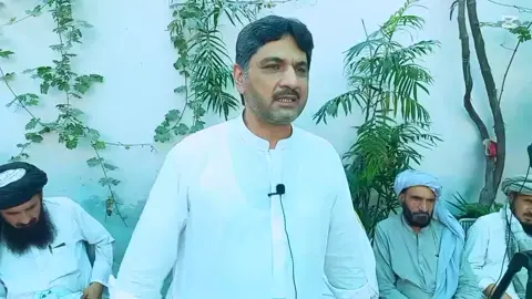 چند روز قبل جانی خیل میں افسوس ناک واقعہ پیش آیا تھا جس میں ایک بے گناہ معصوم بچہ شہید ہوا تھا اور 4 خواتین زخمی ہوئی  اس واقعہ پر اقوام جانی خیل مشران نوجوانان غم زدہ ہے اس واقعے کے بعد اقوام جانی خیل قومی مشران کا جانی خیل آمن جرگہ منعقد ہوا جس میں مشران نے اپنے اپنے تجویز پیش کئے اس موقع پر قومی مشر فخرے وزیر ایم پی اے عدنان خان وزیر قوم سے حطاب کررہے ہیں #malikadnanwazir  #janikhel  #foryou #fly #Malikjavedwazir @سودیس گل @malikadnanwazir 