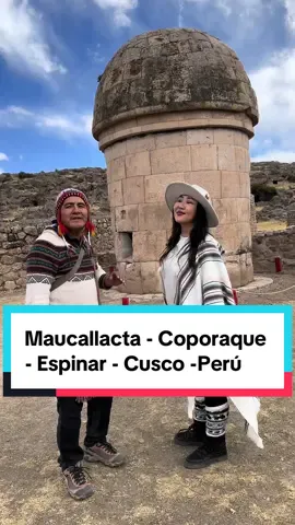@La china muy interesa @Luz Taipe💫 @Hotel Don Bartolo Espinar ✨ Maucallacta, “el pueblo antiguo”, es uno de los tesoros arqueológicos de Espinar, Cusco. Entre andenes, recintos ceremoniales y muros de piedra, este complejo guarda la memoria de las culturas preincaicas e incas que lo habitaron. Fue un lugar sagrado, donde se rendía culto a las deidades andinas y se organizaba la vida agrícola y social. Hoy, visitar Maucallacta es viajar en el tiempo, conectar con la espiritualidad andina y maravillarse con los paisajes únicos de Espinar. Un destino ideal para quienes buscan historia, cultura y naturaleza en un solo lugar. 🌄.  #Maucallacta #EspinarCusco #HistoriaViva #TurismoAndino #CulturaAncestral