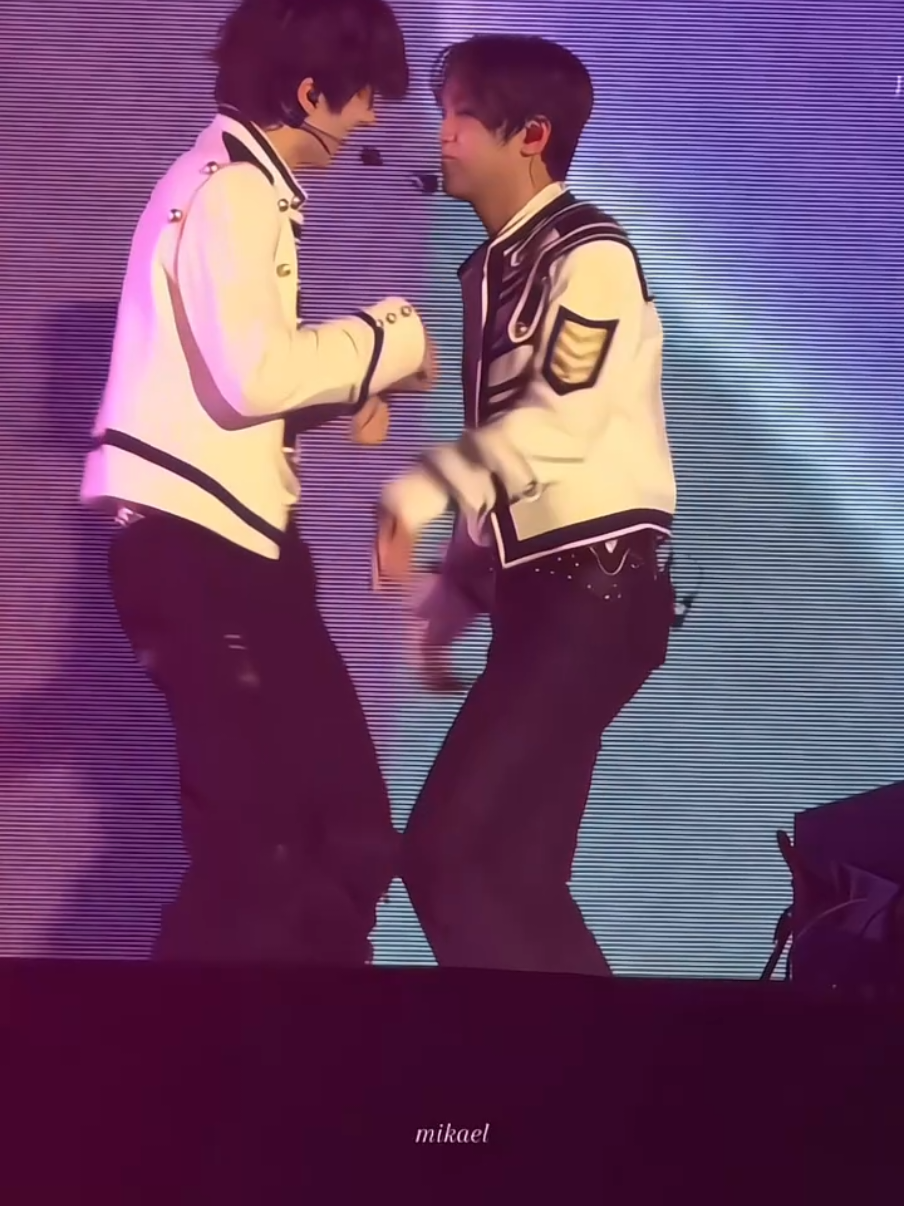 dia nya sampe shock gitu waktu di godain balik sama si ade😭🤣#haechan #jisung #nctdream #nct 