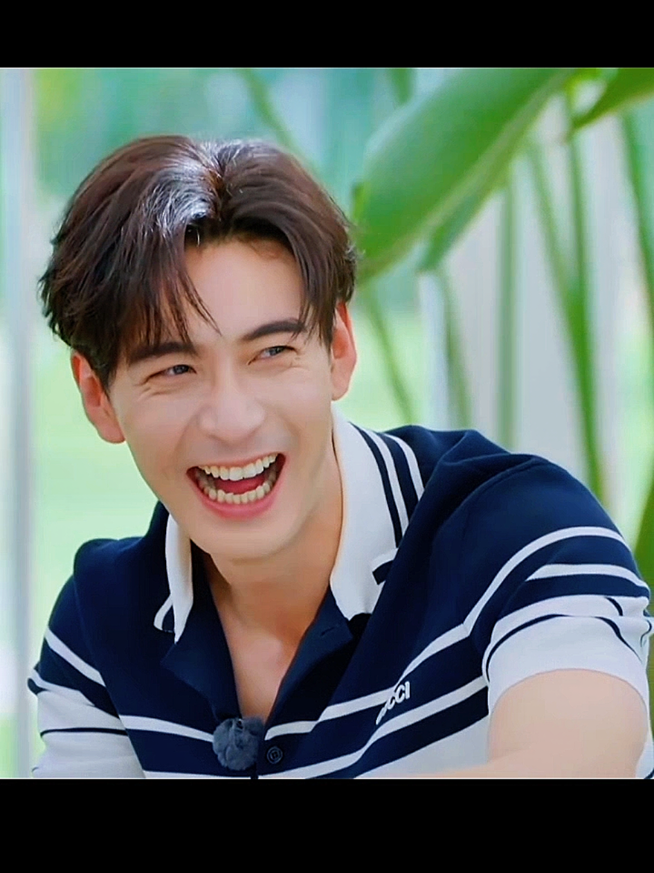 ตัวตนซิงซวี่ทำให้หลงรักทั้งความหล่อความน่ารักสดใสอารมณ์ดีมีความสุขยิ้มง่ายหัวเราะง่ายเต็มที่และจริงใจกับทุกสิ่ง เสน่ห์มากมายขนาดนี้หลงรักจนออกไม่ได้แล้ว รักเธอจังเลย🧡🌟 #wowtheworld #เฉินซิงซวี่ #ChenXingxu #陈星旭 #กําแพงเมืองจีนมันสูงเข้าแล้วออกยาก 
