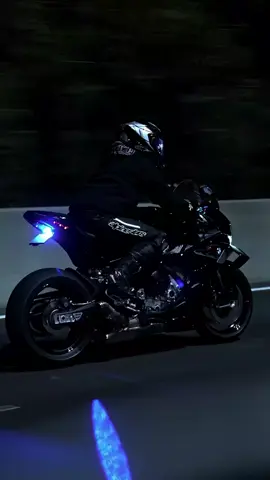 #creatorsearchinsights  #bmws1000rr  #🥺🥺🥺💔💔💔  #ပဟုသုတအဖြစ်တင်ပေးတာပါခင်ဗျာ 