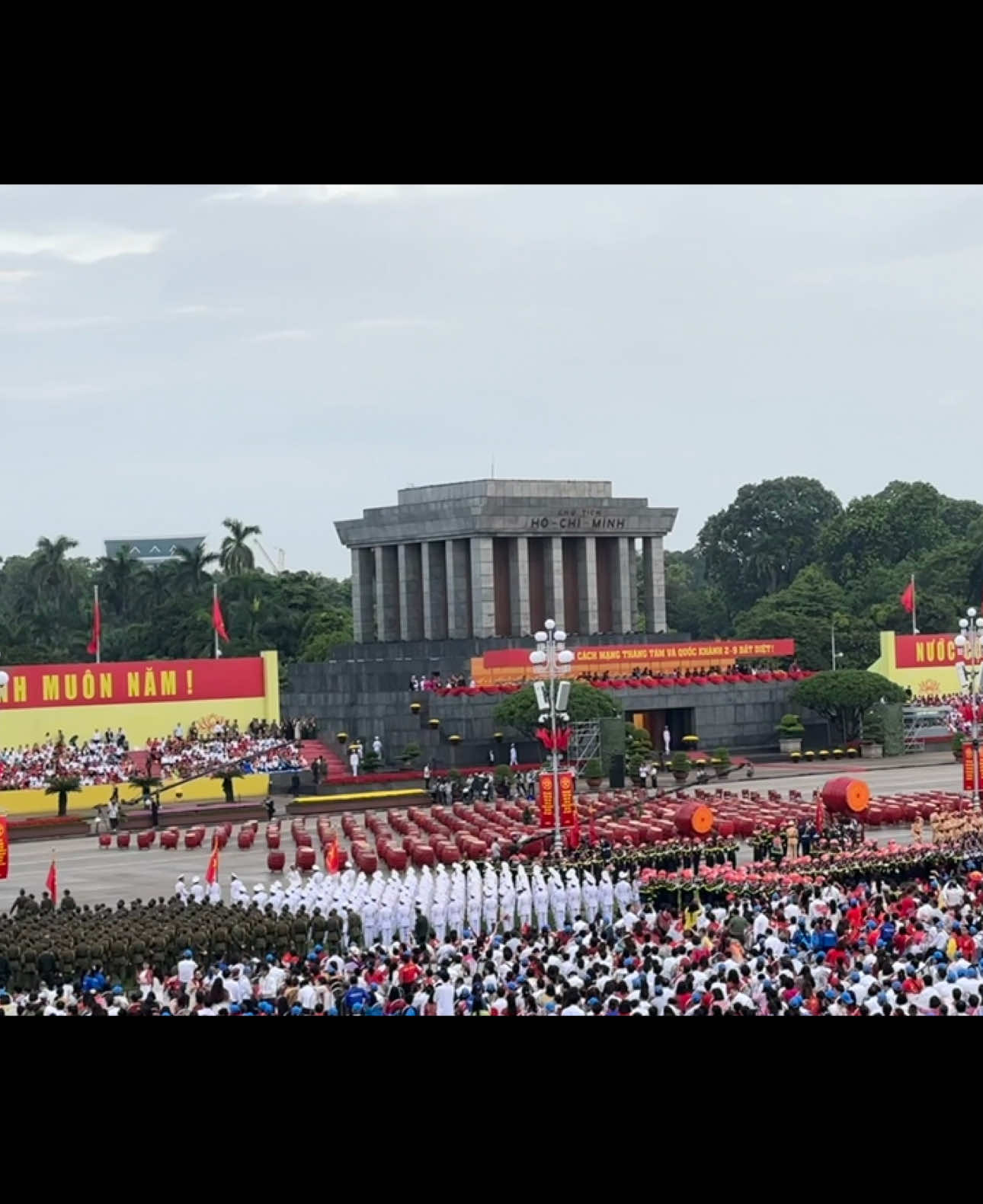 Nghẹn ngào , xúc động, hoà trung tiếng hát “ Như có Bác Hồ trong ngày vui đại thắng …” vang khắp Quảng Trường Ba Đình trước ngày Quốc Khánh 2/9 … ❤️🇻🇳🇻🇳🇻🇳🇻🇳🇻🇳🇻🇳#80namquockhanh #tuhaovietnam #quockhanh2025 #hoabinhdeplam #xh 