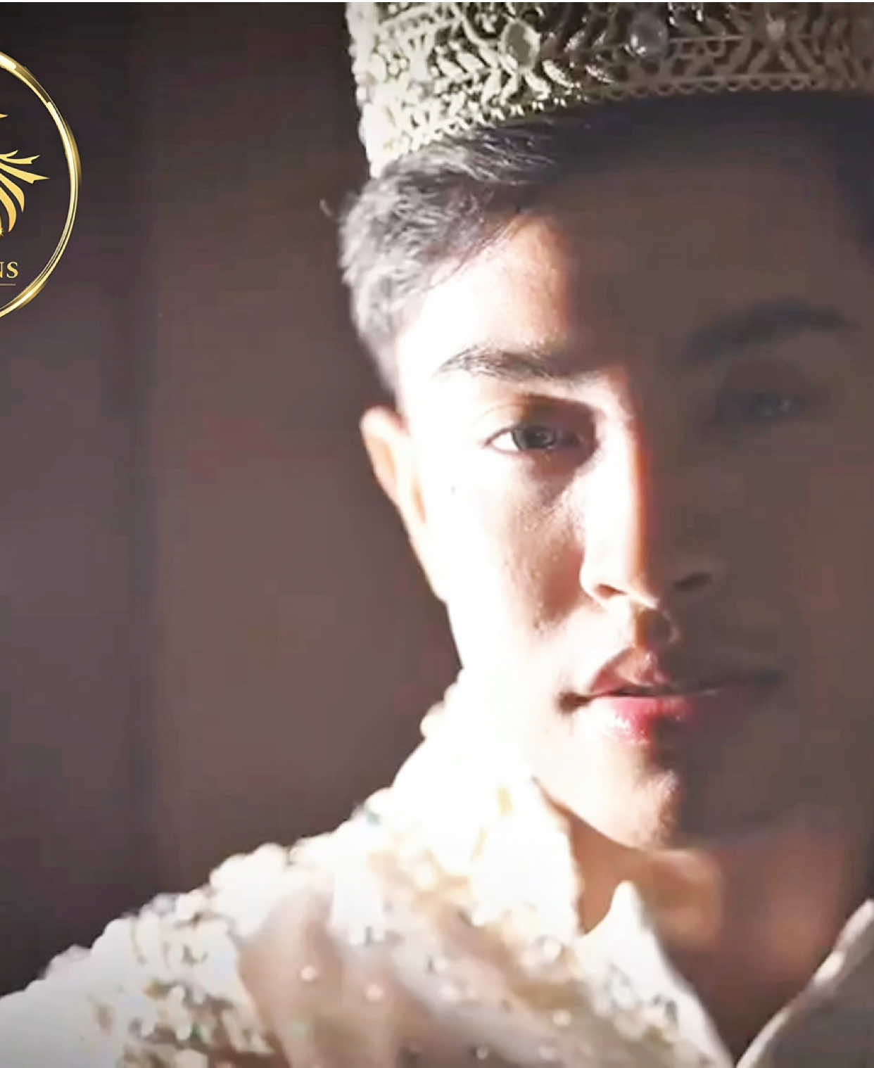 Mr. Darcy is donnig our signature S1 Filipiniana Suit for his birthday shoot dedicated to his advocacy campaign, which aims to promote awareness & acceptance of equal rights for all genders. Thank You for trusting us ❤️💙 #lscollections #ForRentOnly #WearItWithConfidence #suituptime #BookNow 
