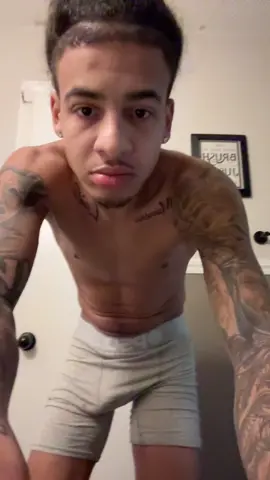 I’m growing a shaggg like I’m from Texas bitch (I’m def kidding this is so ugly)