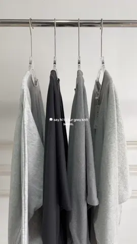 nggak usah ribet, atasan knit warna abu abu selalu jadi pilihan aman🩶