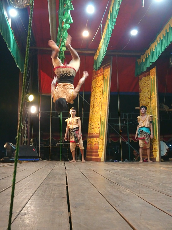 Adu salto Kethoprak Risma Kuncoro 🤸 #kethoprakpati #rismakuncoro #kesenianjawa 