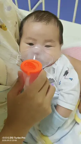 #ဂရုစိုက်နေရဲ့ကြားကကိုဖြစ်သွားတာ🥺#သနားပါတယ်သားသားလေး#လူနဲ့ဆေးတွေနဲ့မလိုက်😌#ချွဲကြပ်ချောင်းဆို #@谢雅欣🍒🇲🇲🍒 @谢雅欣🍒🇲🇲🍒 @谢雅欣🍒🇲🇲🍒 