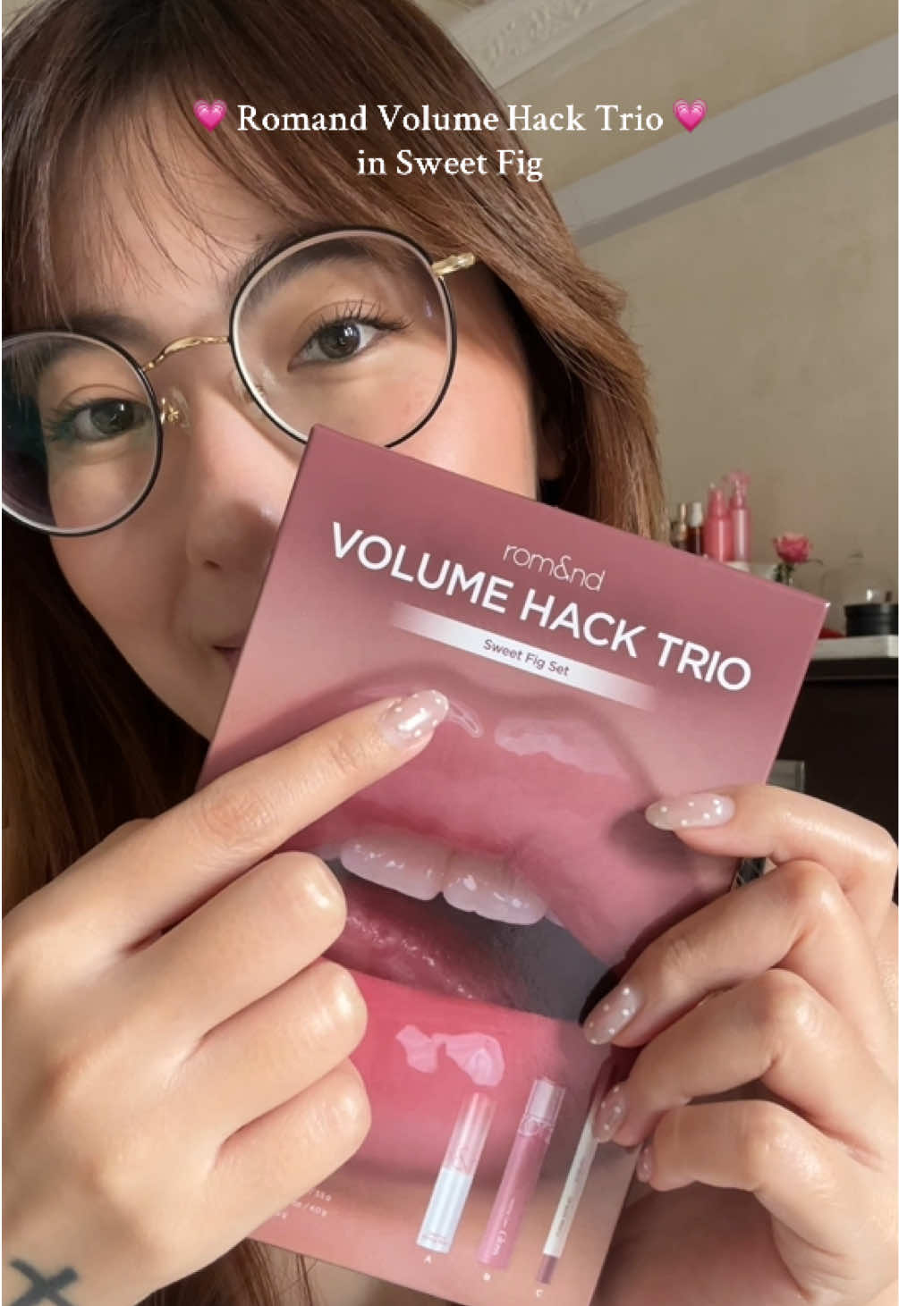 Part 2/3: Trying the Romand Volume Hack Trio in Sweet fig! 💗 These shades just keep getting better and better @롬앤 romand  #romand #lipcombo #kbeauty #mauve #lipgloss 