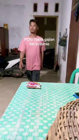 minimal ganti menu lah😅  #fyp #lewatberandafyptiktok #video #videolucu #videoviral 