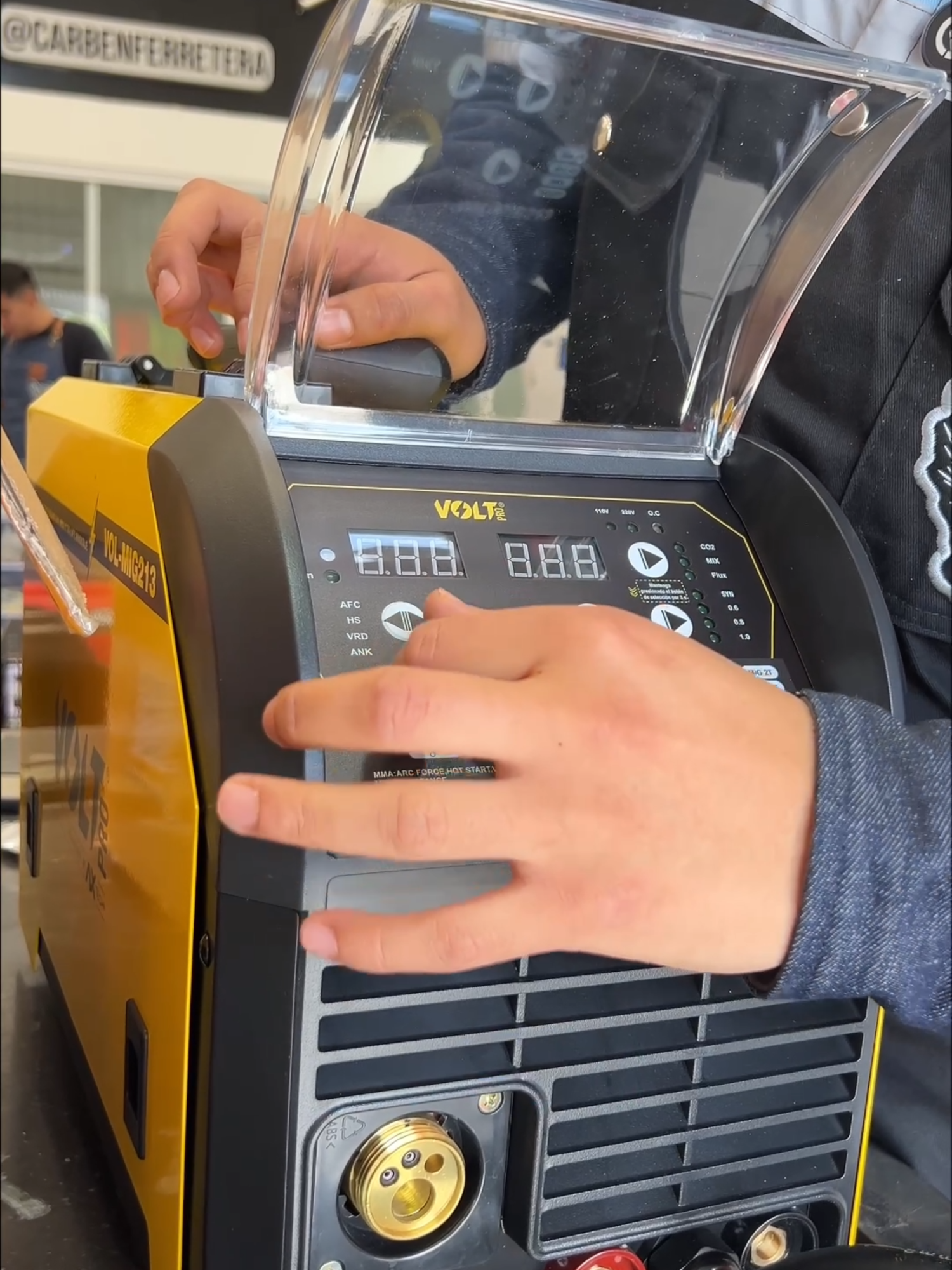 Inductancia en los equipos MIG? Para qué me sirve? En Carben puedes encontrar equipos con esa posibilidad! Manda Whatsapp al 442 257 9249 y realza tu pedido. Envíos a toda la República Mexicana. #queretaro #soldadoresmexicanos🇲🇽 #CuautitlanIzcalli #mexico🇲🇽 #soldadura #soldadorainverter #soldadora #soldadoramig