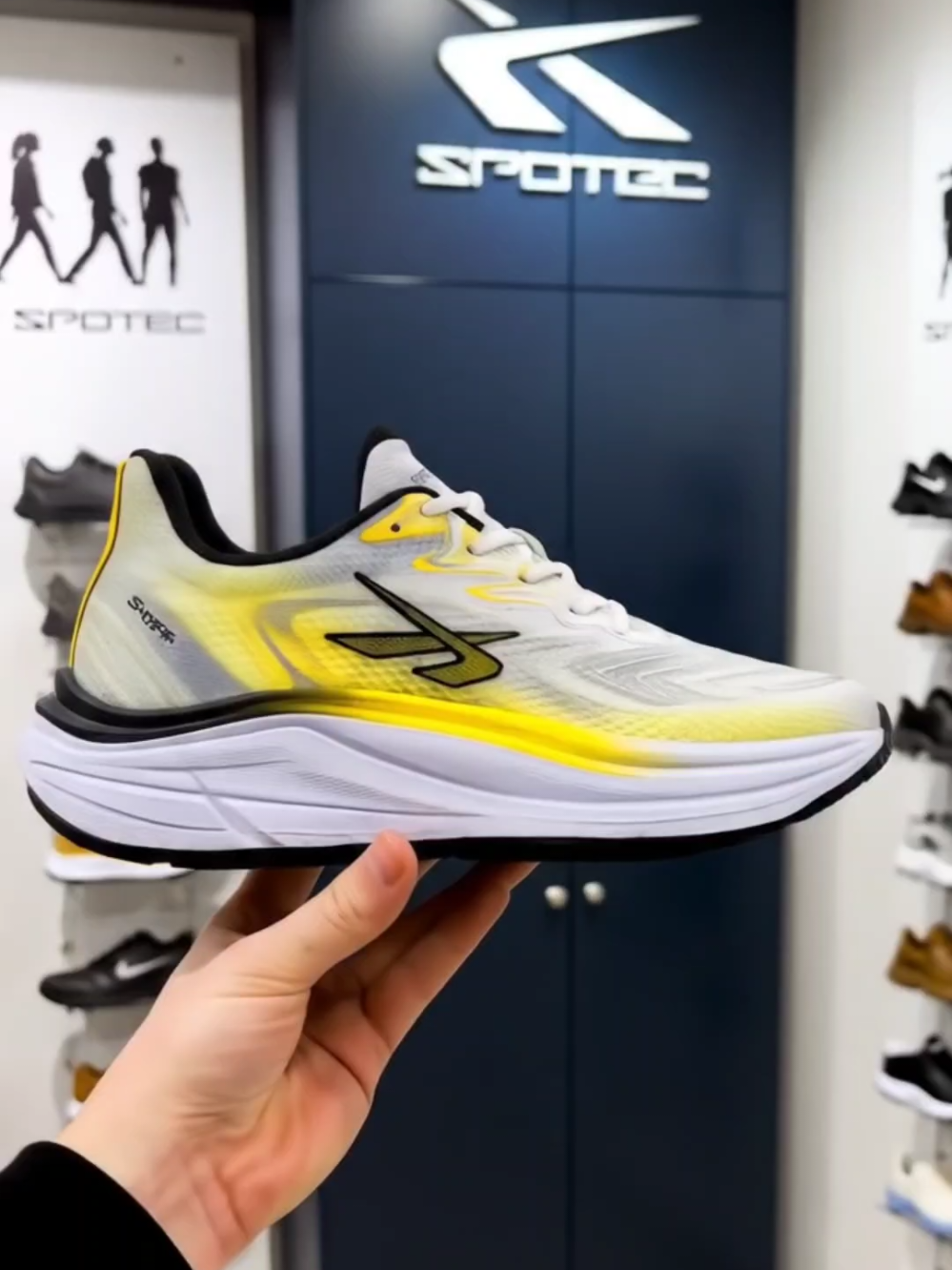 Spotec Running Twizzy Sepatu Lari Pria Wanita - 0178 sepatu spotec jogging sepatu spotec running sepatu spotec lari sepatu spotec Twizzy rekomendasi sepatu lari rekomendasi sepatu running review sepatu lari review sepatu running #sepatuspotec #spotec #reviewsepatu #sepatuspotecoriginal #promomakangajian 