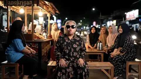 kalau nenek udah telat deh, kebawa tua 😭🤣 #ai #veo3 #katakata #viral #fyp 