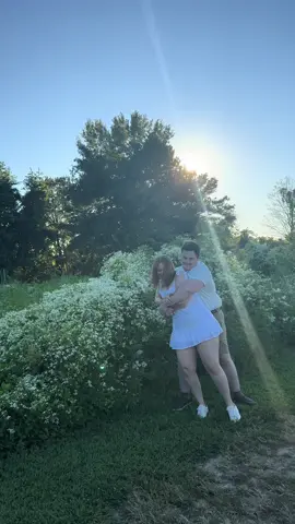 POV you turn date night into a photo session 🫶🏼 #marylandphotographer #eastcoastphotographer #portraitphotographer #couplephotoshoot #engagementphotoshoot 