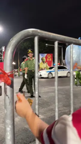 Chú có lái máy bay hông 😆 “ ngoan xinh yêu của bác chất chưa?”