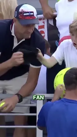 A tennis fan apologises for stealing a boy's cap at the US Open ! #tennis #tennistiktok #sport #SportsNews #news 