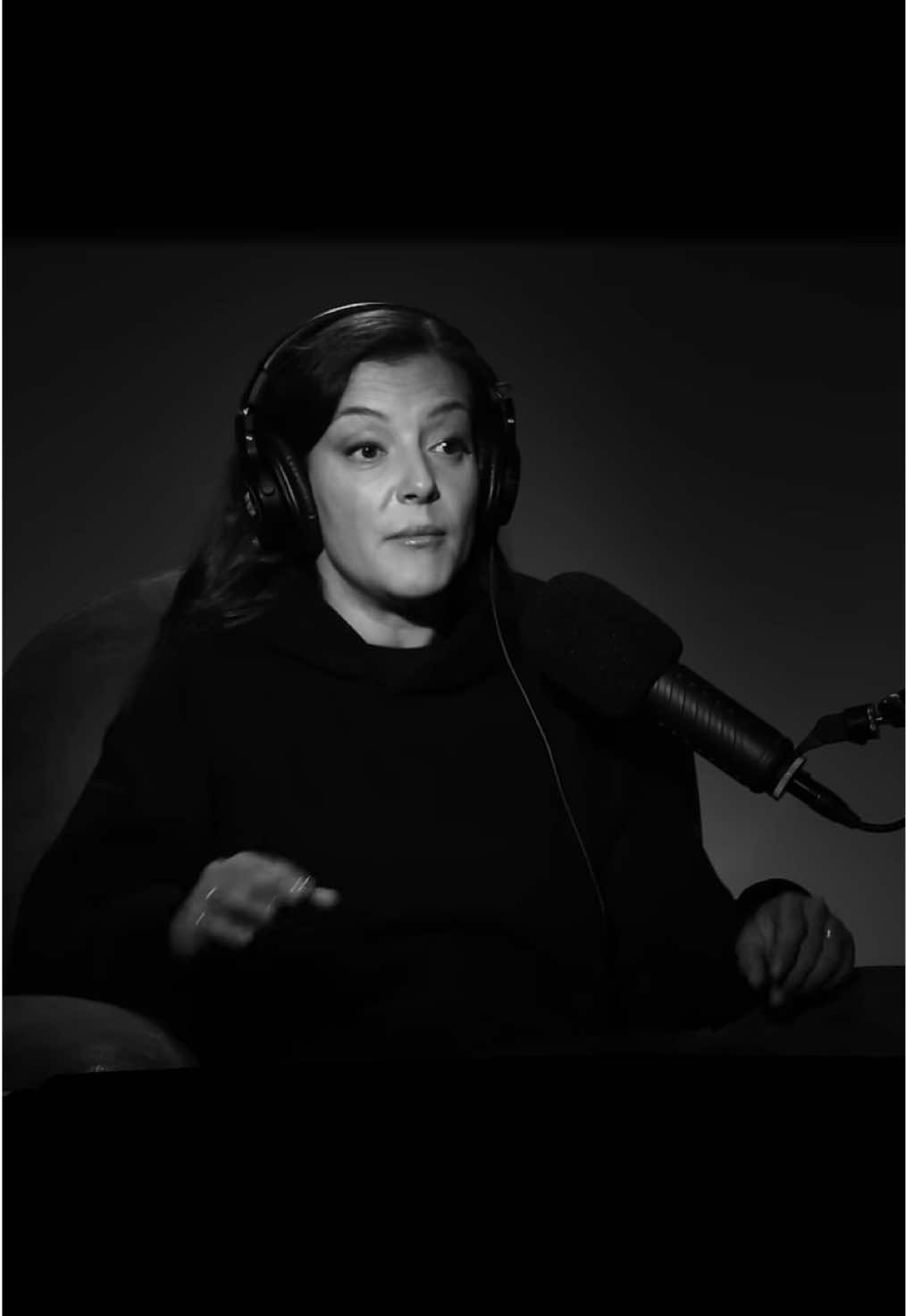 « J’ai tellement donné à n’importe qui, n’importe comment, je me suis abîmée de ça » #motivation #ambition #amour #pourtoi #camillelellouche 