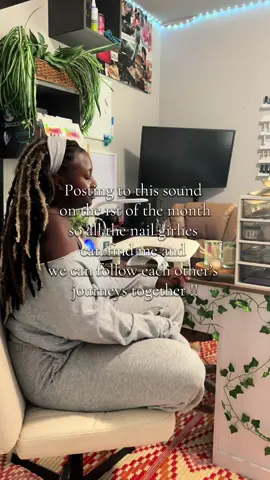 Bringing good vibes and a larger community this new month! #firstofthemonth #wakeupitsthefirstofthemonth #nail #girlssupportgirls #beginnernailtech 