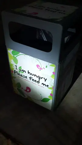 Have you ever come across a glove station while you are having your morning or evening run along the park connectors? Contained in this little rectangular box are free gloves that you can take to pick up litter while doing your strolls along the park. The glove station in this video is located at Yishun Pond. What a fun initiative! @DBS Bank Singapore @Sqkii 🐭  #HuntTheMouse