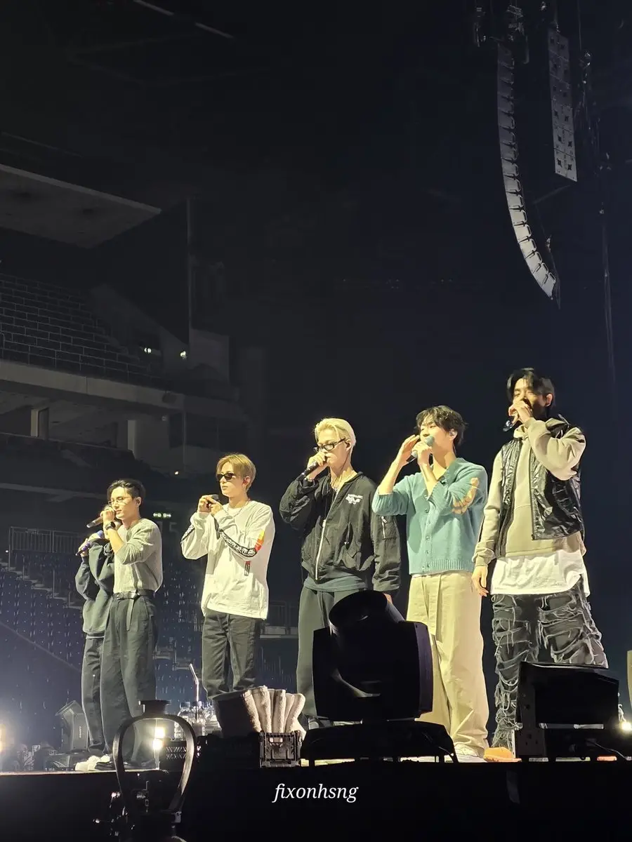 Sunghoon tidak hadir saat soundcheck hari ini untuk WTL di Berlin, Sunghoon mengatakan kepada jungwon untuk memberi tahu engene bahwa dia baik baik saja, jangan khawatir, Sunghoon akan hadir di konser utama. get well soon my hoonie☹️💖🫳 #engene #enhypen 
