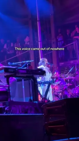 Yebba never fails to shock me with her RANGE 🙌 #yebba #robertglasper #questlove #bluenotejazzfestival 