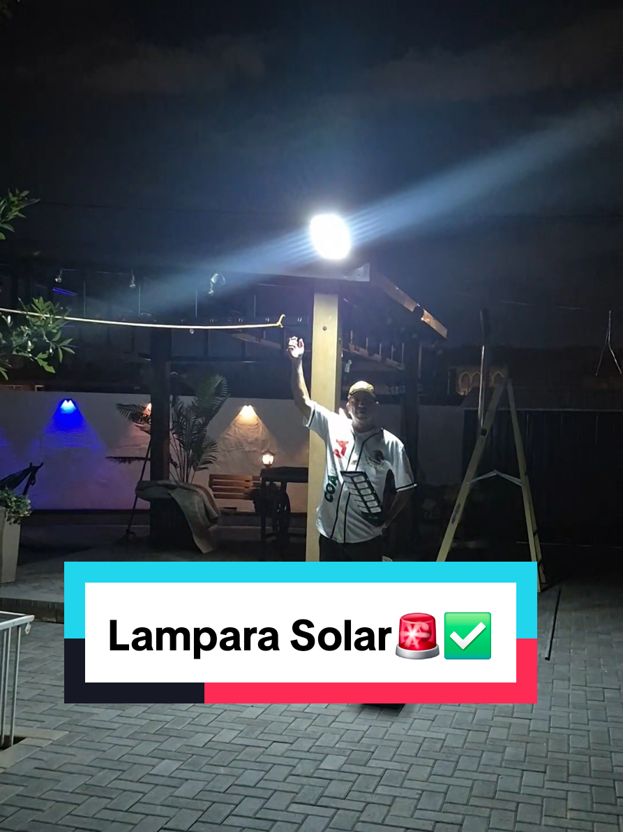 Respuesta a @hildamtyr 504 LED Solar Street Light💡✅️ #solarlamp #light #lamparasolar #Outdoors #TiktokShopLaborDaySale 