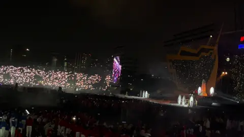 Dàn đồng ca Còn Gì Đẹp Hơn tại SVĐ Mỹ Đình 🥰 #concertquocgia #muado #congidephon 