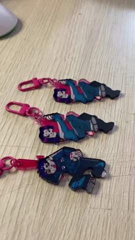 Empaquetado el pedido de la preventa de los llaveritos de squid games porque en este perfil nos gusta un buen namgyu x thanos nos vemos en los proximos eventos de lo que queda de 2024!! #squidgame #thanos #namgyu #namsu #japanweekend 