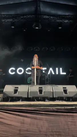 เมื่อพี่โอมอยากแบ่งคนดูเป็นสองฝั่งที่ยโสธร #เทรนด์วันนี้້  #cocktail77evertour #cocktailใกล้ฉัน #โอมคอกเทล #CheersCOCKTAIL 