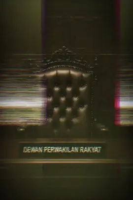 KURSI UNTUK RAKYAT Wakil rakyat dipecat, tapi masih duduk di kursi DPR. Suara pemilih? Tertinggal di luar gedung. Saatnya kita tuntut transparansi PAW. Kursi itu milik rakyat—bukan milik partai. #KursiUntukRakyat #KursiKosong #TransparansiPAW #DemokrasiJujur #SuaraPemilih