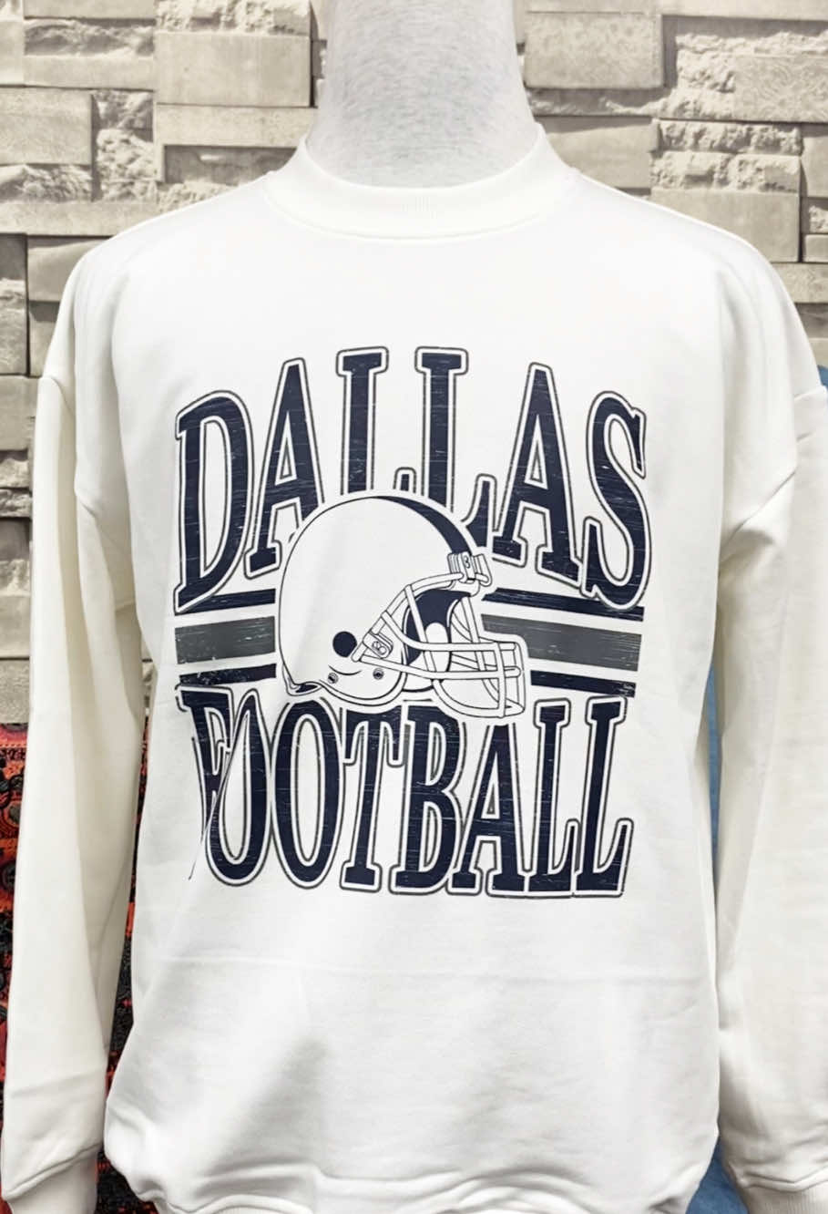 I want this sweater 😍