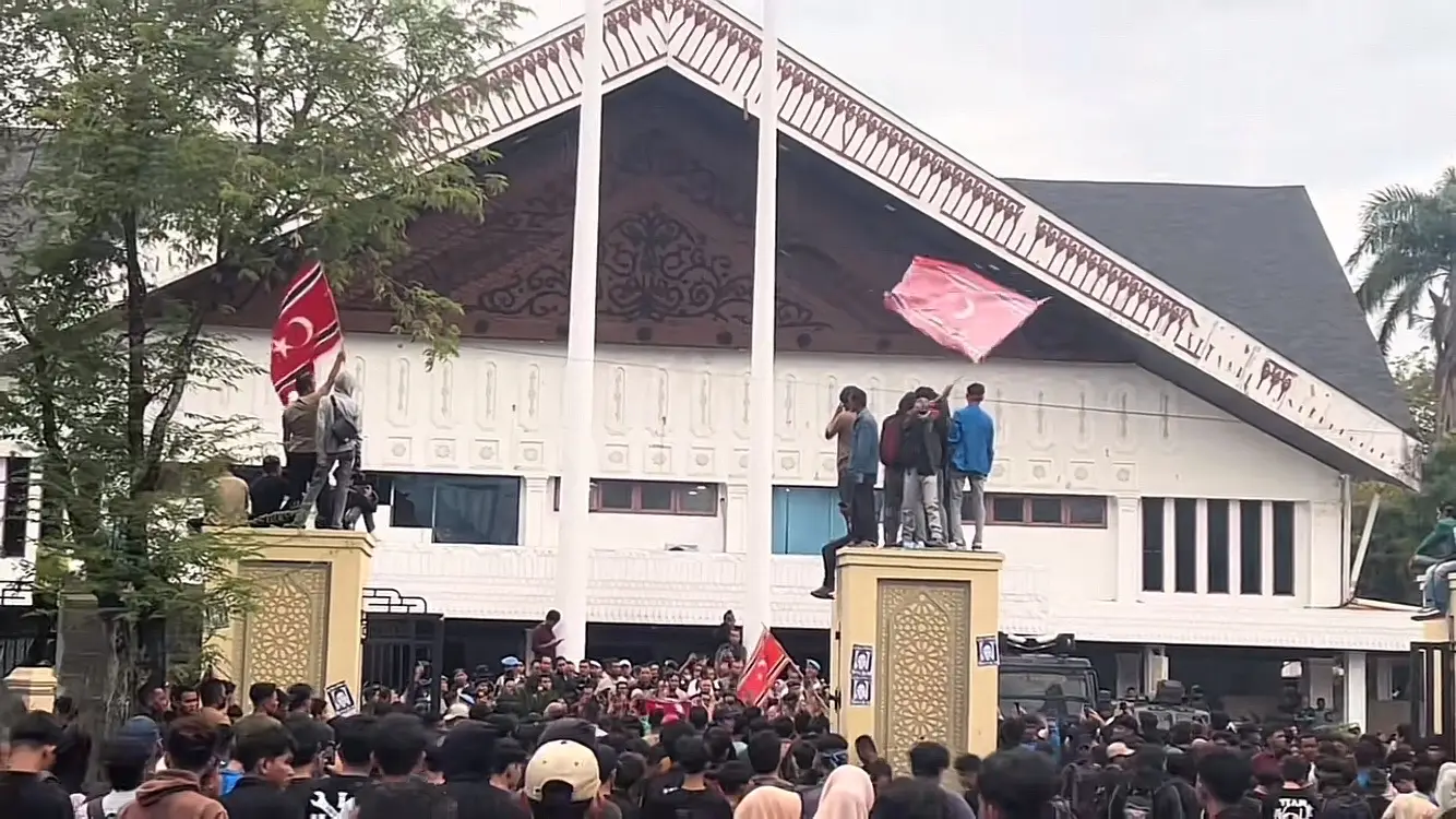 Akankah Bendera ini menjadi lambang Persatuan Untuk seluruh Penjuru Nanggroe  #goverment #hasantiro #pahlawanrevolusi #demoaceh #dpra 