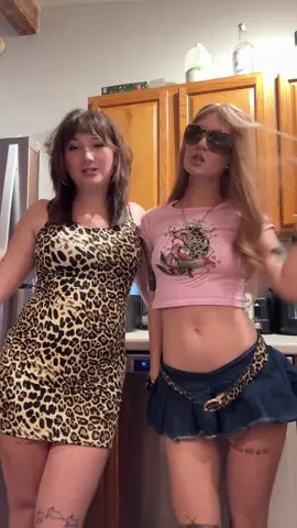 two pretty best friends @Ashlyn #drag #y2k #OOTD 
